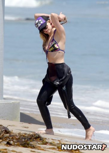 avril lavigne nude leaks nudostar com 000