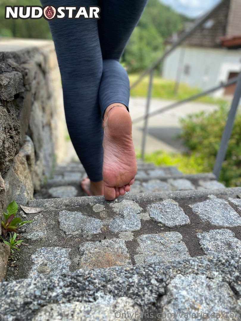 Valerie_Saxton Leaked Photo 13