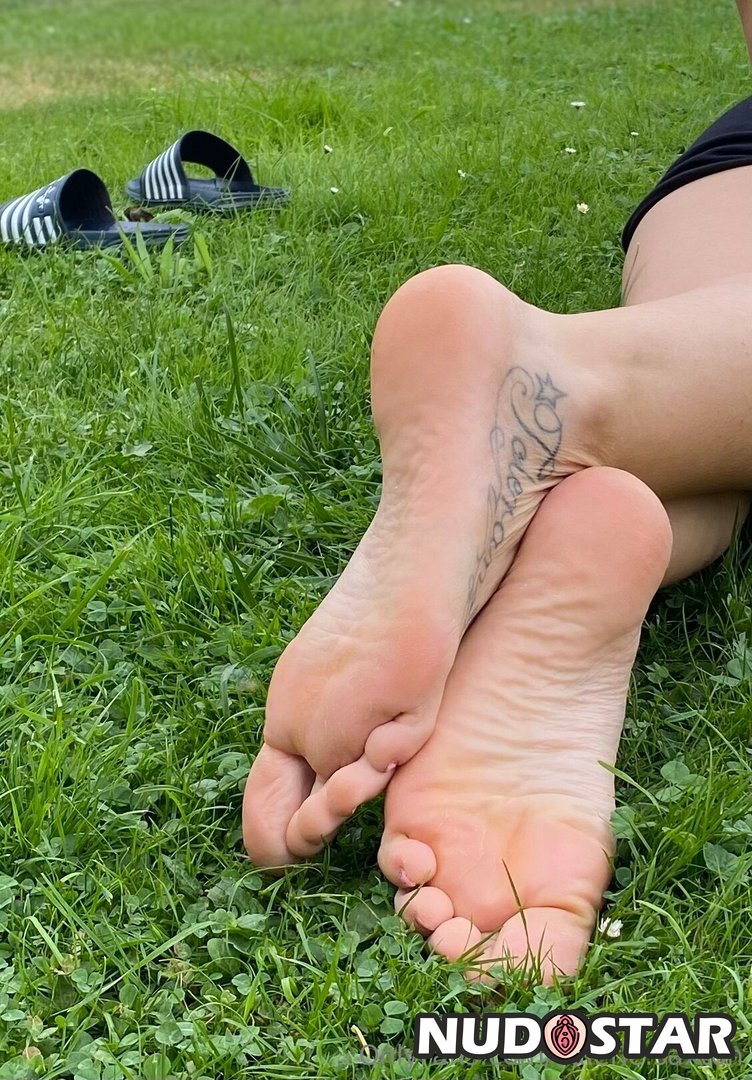 Valerie_Saxton Leaked Photo 22